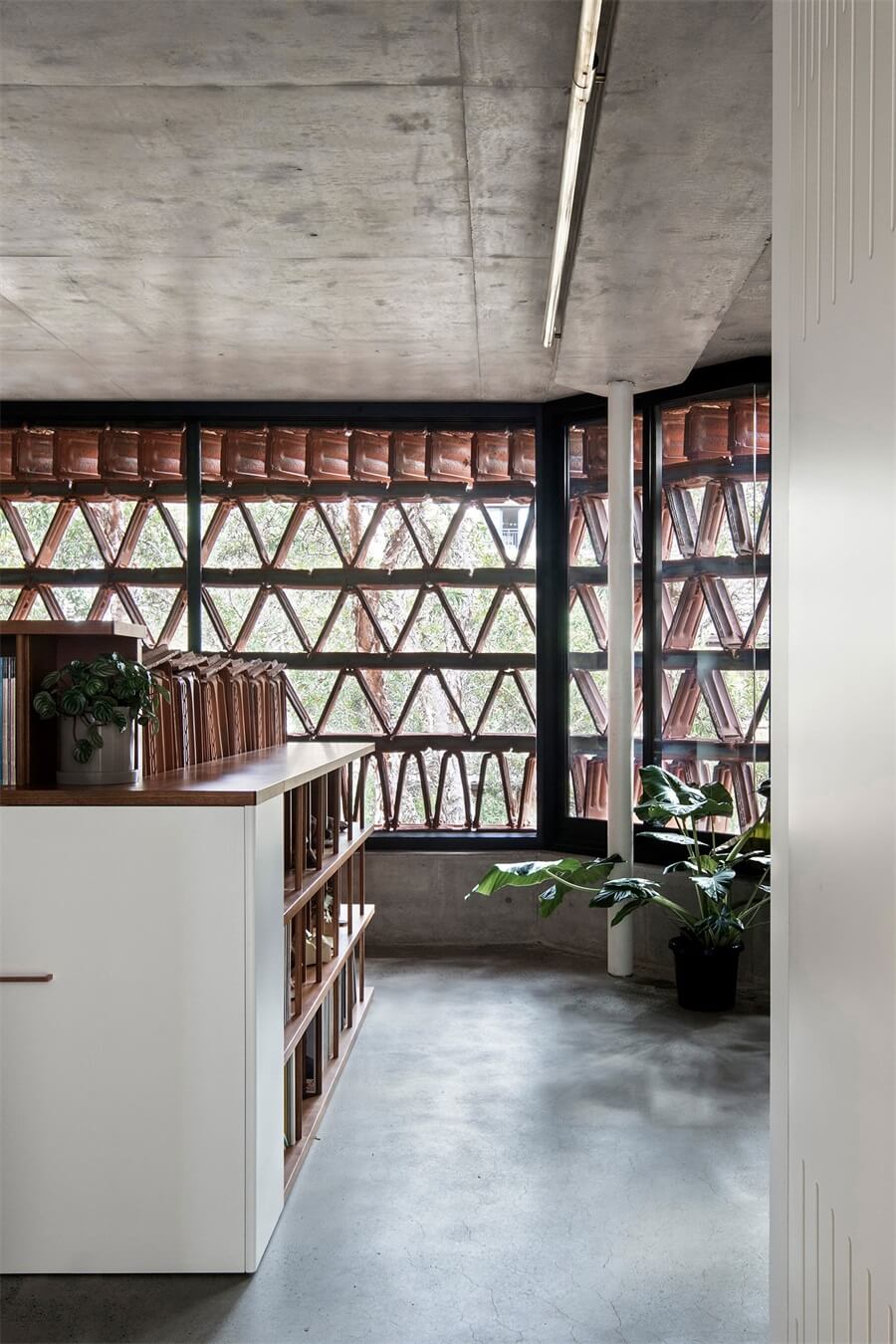 改造空間,建築設計,建築改造,空間重構,陶瓷磚,建築工作室設計,Luigi Rosselli,建築師自己的工作室