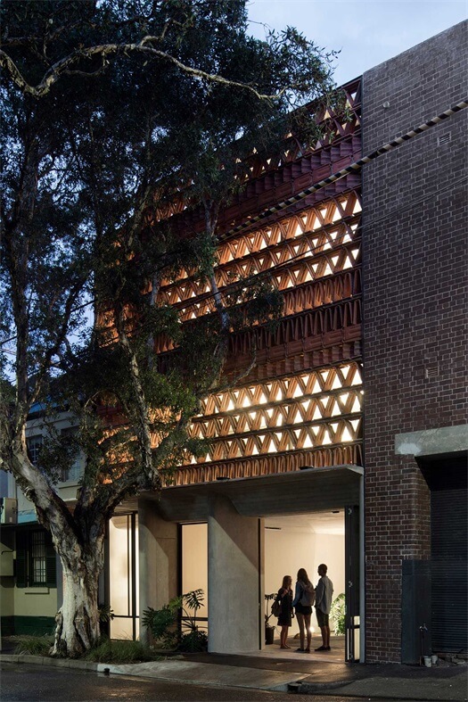 改造空間,建築設計,建築改造,空間重構,陶瓷磚,建築工作室設計,Luigi Rosselli,建築師自己的工作室