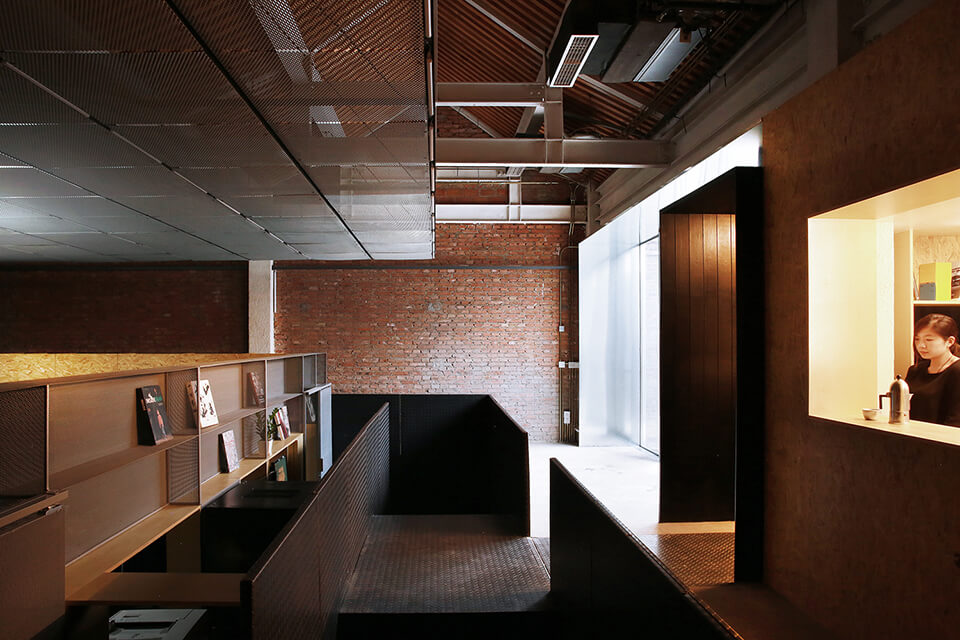 辦公空間，多功能空間，PAGEONE辦公室與藝文展場，建築改造，胡同改造設計，商業與辦公空間，文創空間