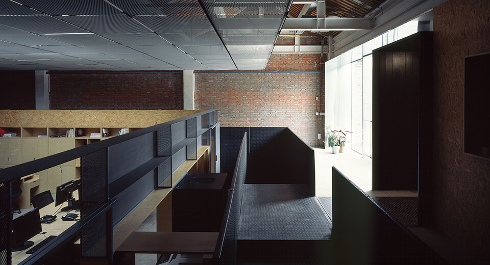 辦公空間，多功能空間，PAGEONE辦公室與藝文展場，建築改造，胡同改造設計，商業與辦公空間，文創空間