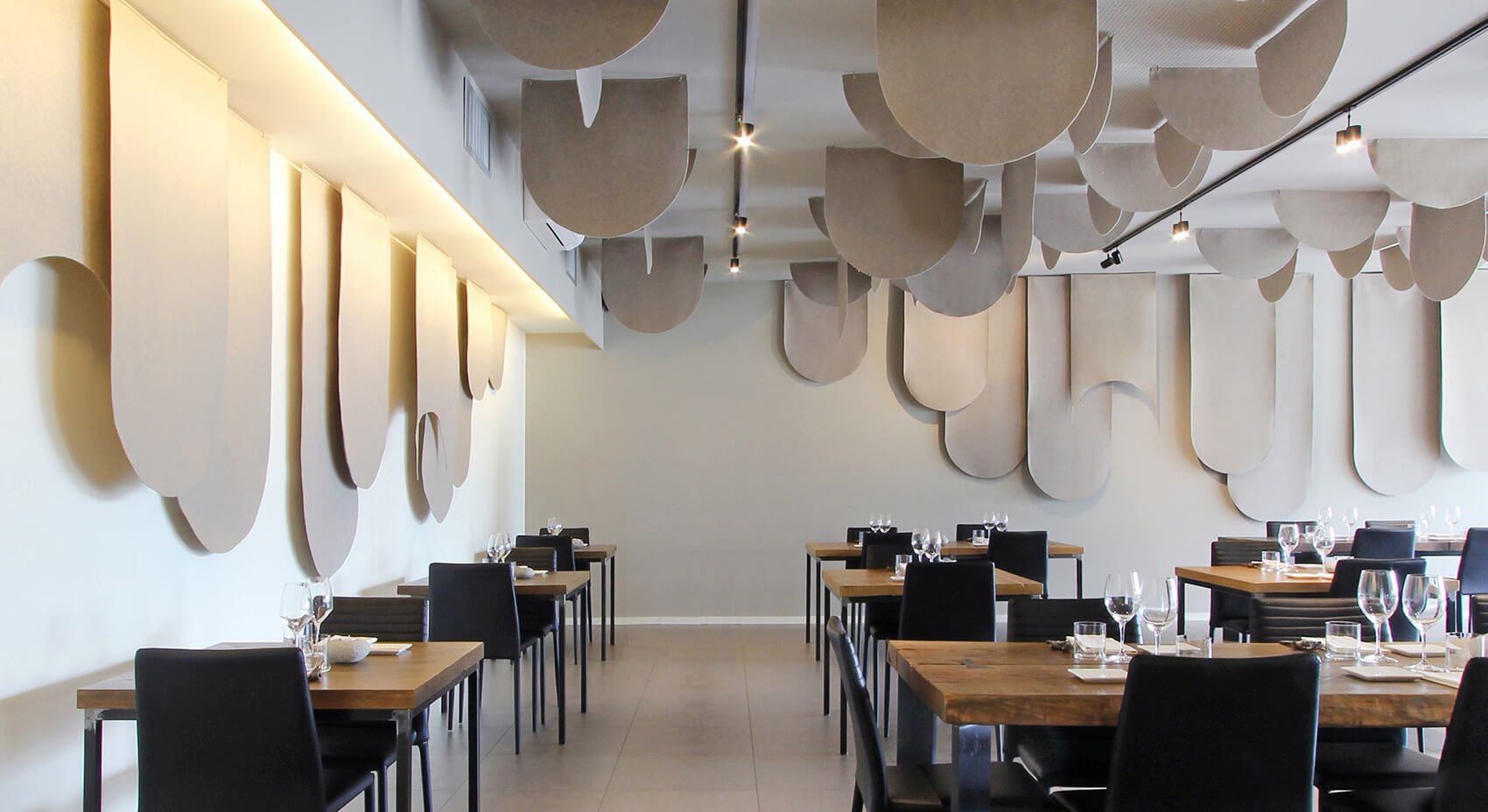 餐飲空間，毛氈材質，現代風格餐廳設計，餐廳設計，130平米餐廳設計