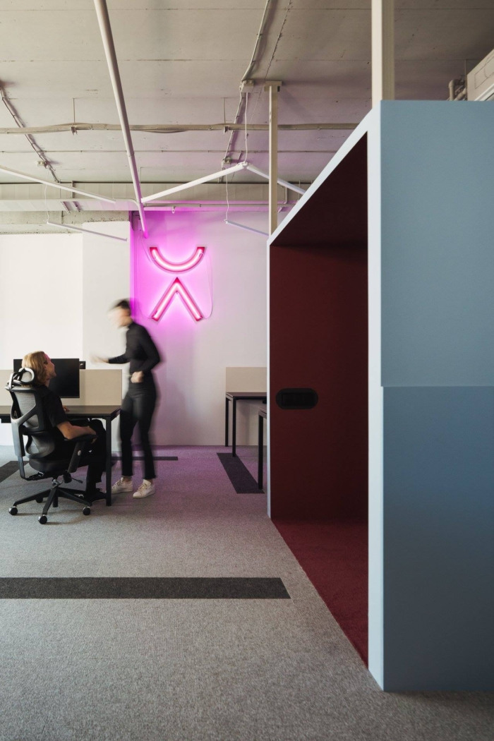 辦公空間，國外辦公室設計，軟件公司辦公空間設計，現代風格辦公空間設計，彩色辦公空間