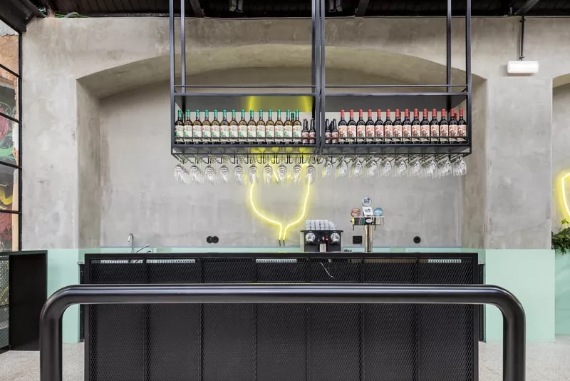 餐飲空間,餐廳設計,國外餐廳設計,工業風餐廳設計,優雅工業風餐廳設計,建築改造餐廳設計