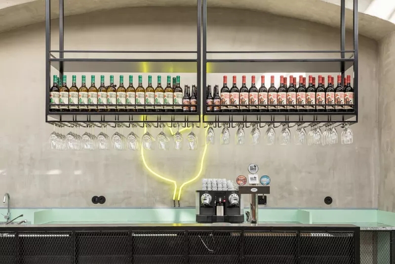 餐飲空間,餐廳設計,國外餐廳設計,工業風餐廳設計,優雅工業風餐廳設計,建築改造餐廳設計