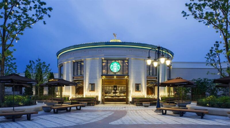 星巴克上海迪士尼小鎮店設計