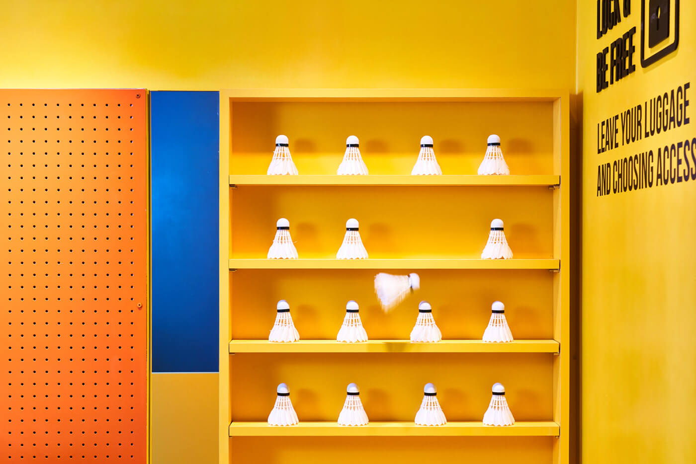 商業空間,體育用品店設計,小商店設計,色彩主義設計,撞色空間