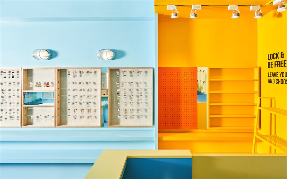 商業空間,體育用品店設計,小商店設計,色彩主義設計,撞色空間