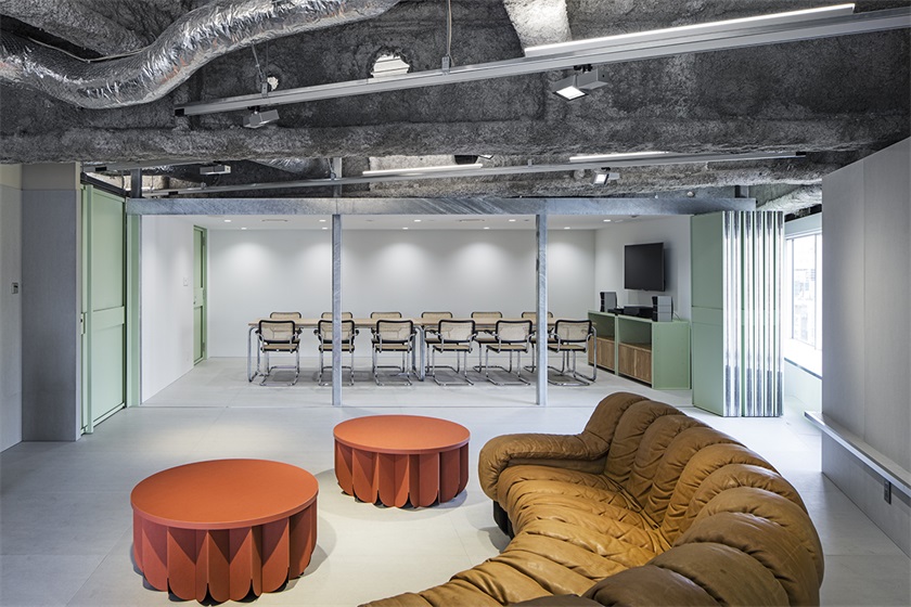 辦公空間,辦公室設計,工業風辦公室設計,Toy’s Factory辦公室設計,唱片公司辦公室設計,混搭風,東京