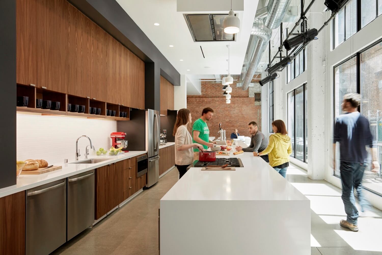 辦公空間,辦公室設計,建築改造辦公室設計,廠房改造,Under Armour辦公室設計