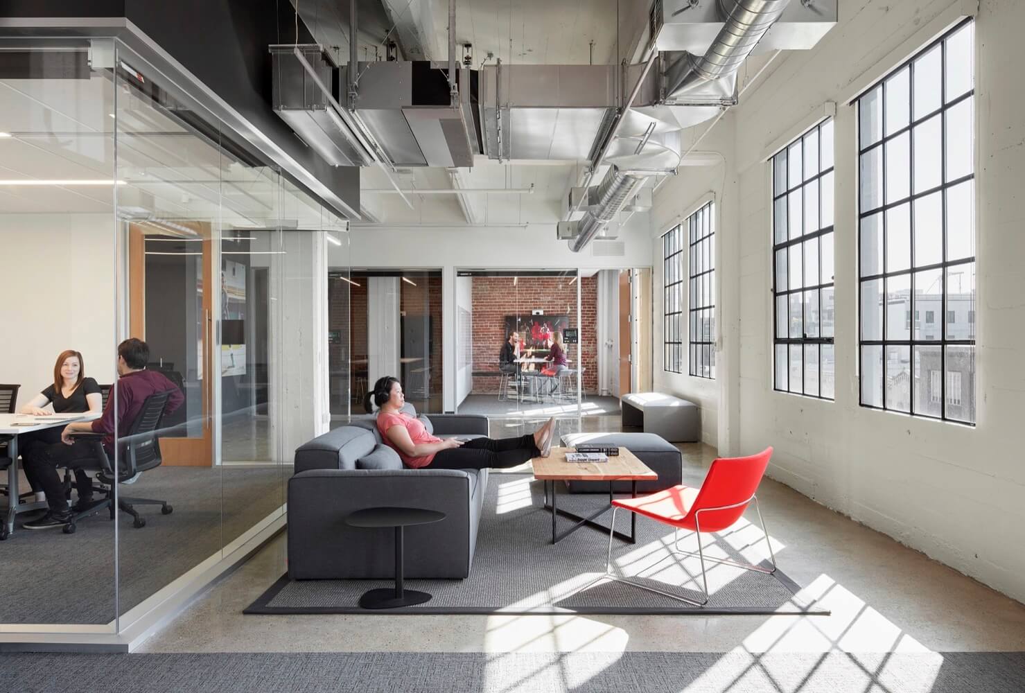 辦公空間,辦公室設計,建築改造辦公室設計,廠房改造,Under Armour辦公室設計