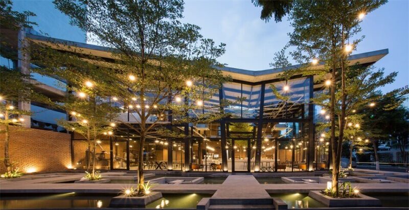 如大鵬展翅，越南43工廠咖啡烘焙店設計