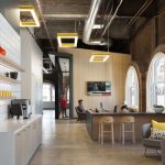 搶眼的黃色樓梯，舊金山貸款公司LendingHome總部設計