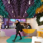 墨爾本一家色彩大膽而個性的茶飲小店設計