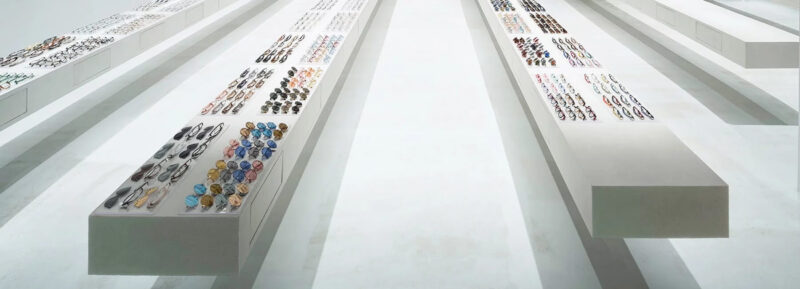 12米懸挑展示，JINS上海環球金融中心店