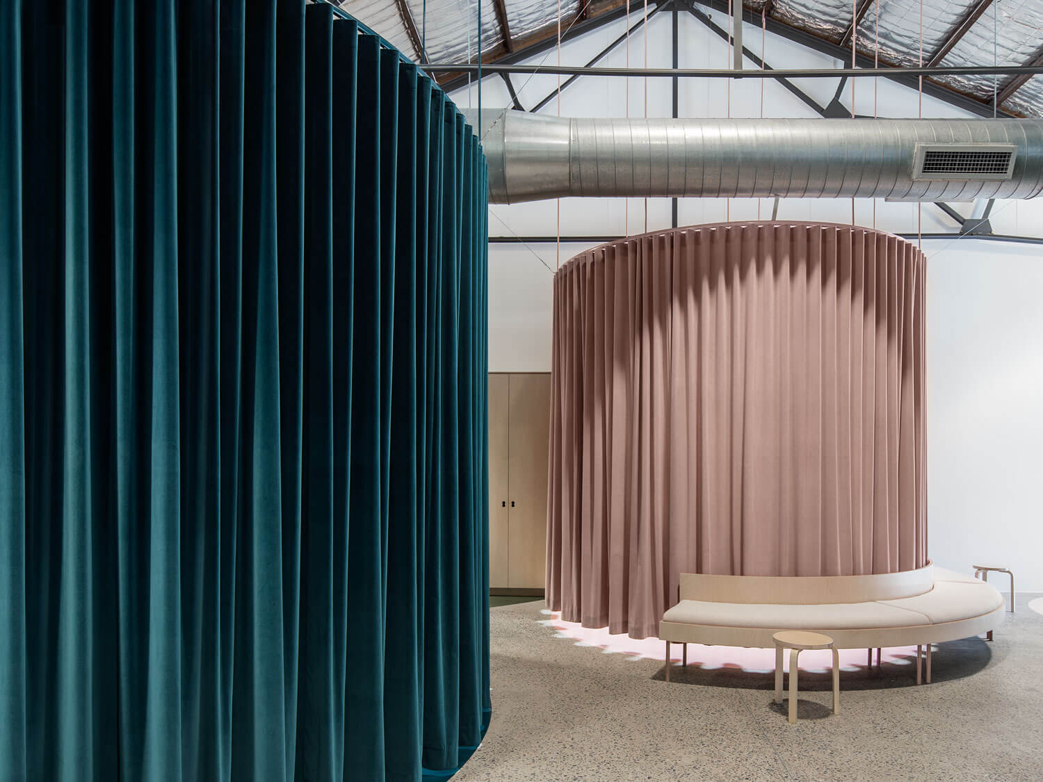 辦公空間，國外辦公室設計，房地產經紀人辦公室，時尚辦公室設計，現代風格辦公室設計