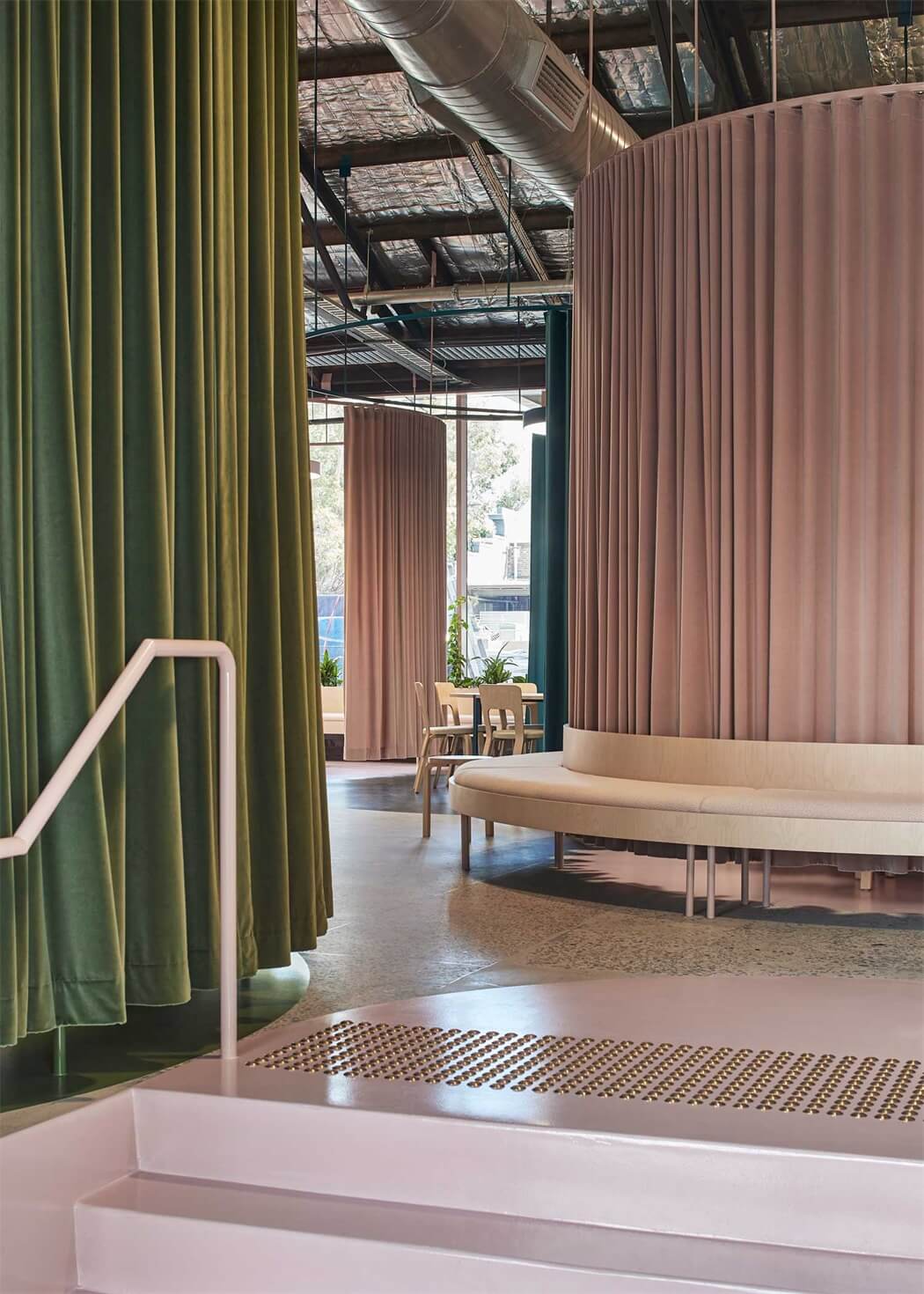 辦公空間，國外辦公室設計，房地產經紀人辦公室，時尚辦公室設計，現代風格辦公室設計