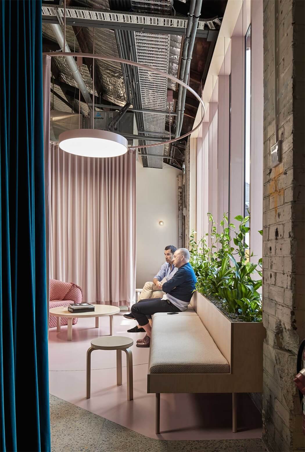 辦公空間，國外辦公室設計，房地產經紀人辦公室，時尚辦公室設計，現代風格辦公室設計