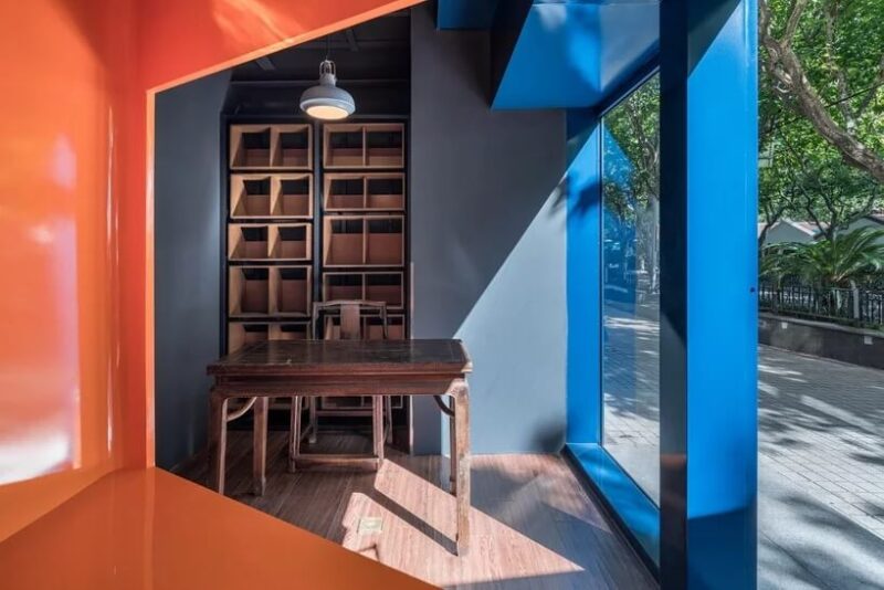 一個空間，兩個書店：上海國權路上的一家書房改造