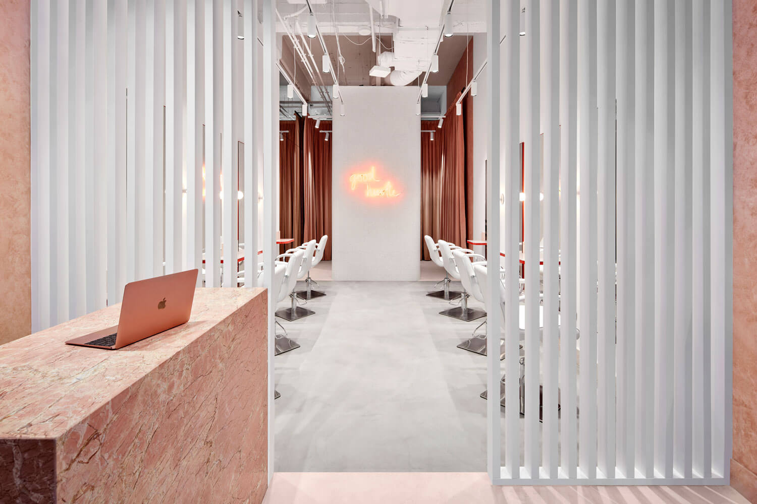 理發店設計,網紅店設計,粉色店麵設計,國外理發店設計