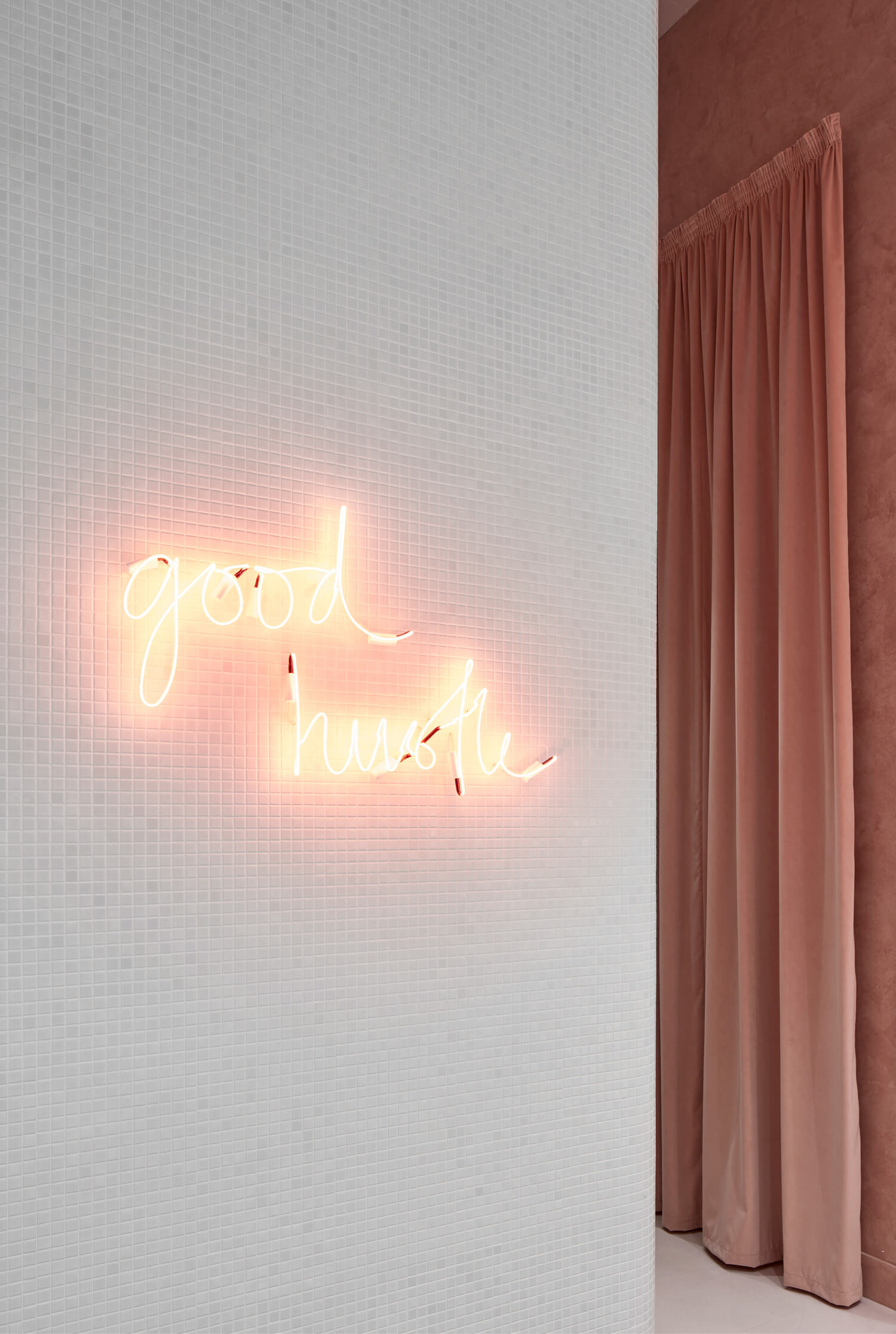 理發店設計,網紅店設計,粉色店麵設計,國外理發店設計