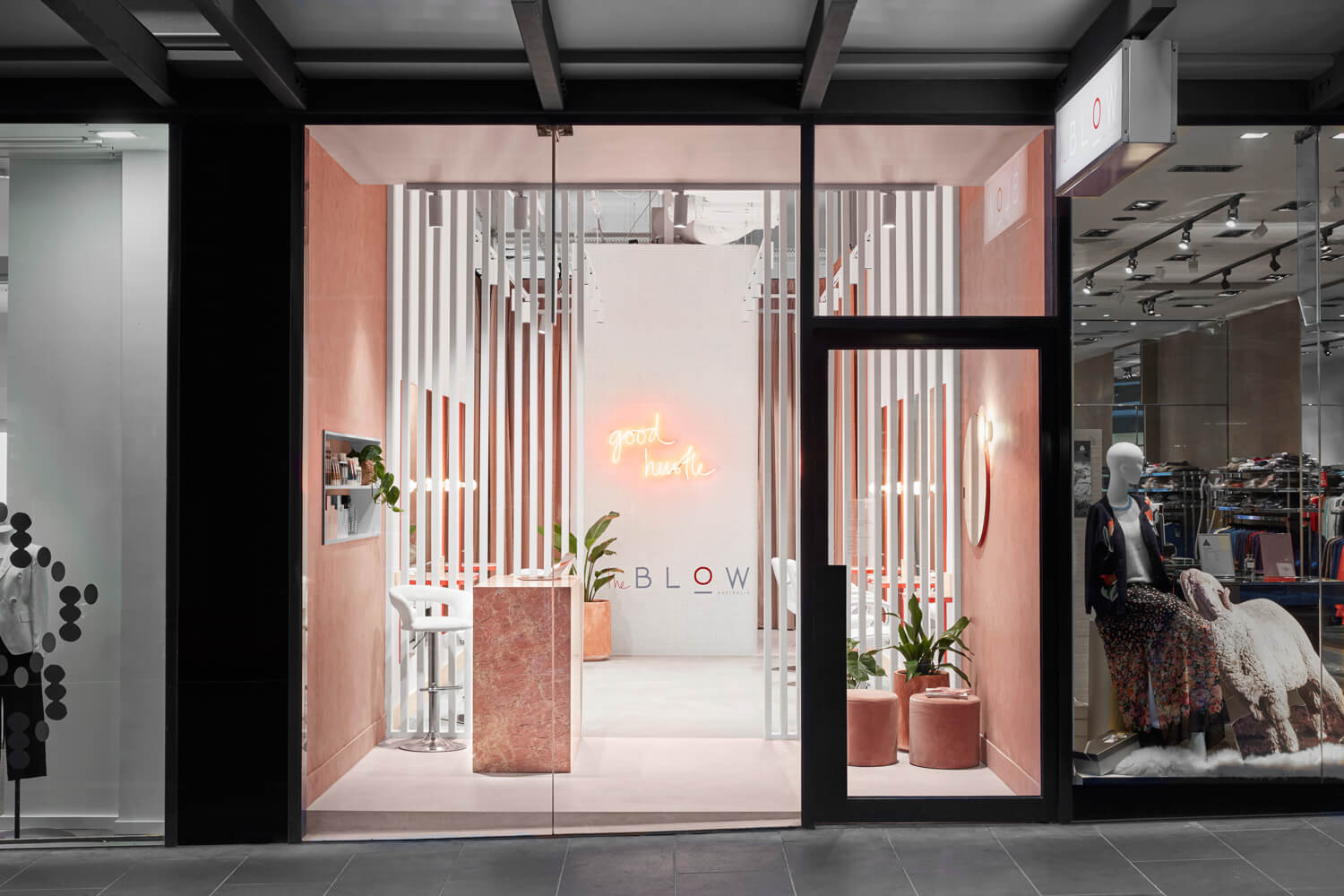 理發店設計,網紅店設計,粉色店麵設計,國外理發店設計