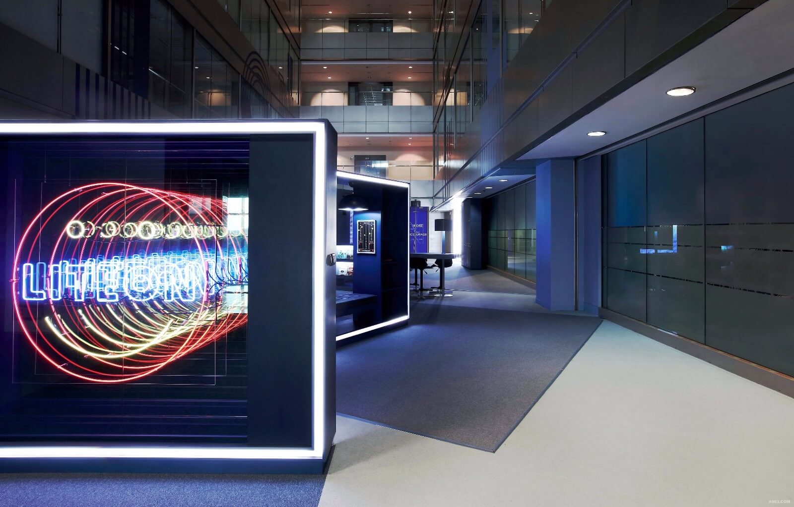 Light up辦公室，辦公室設計，台灣設計，燈光設計