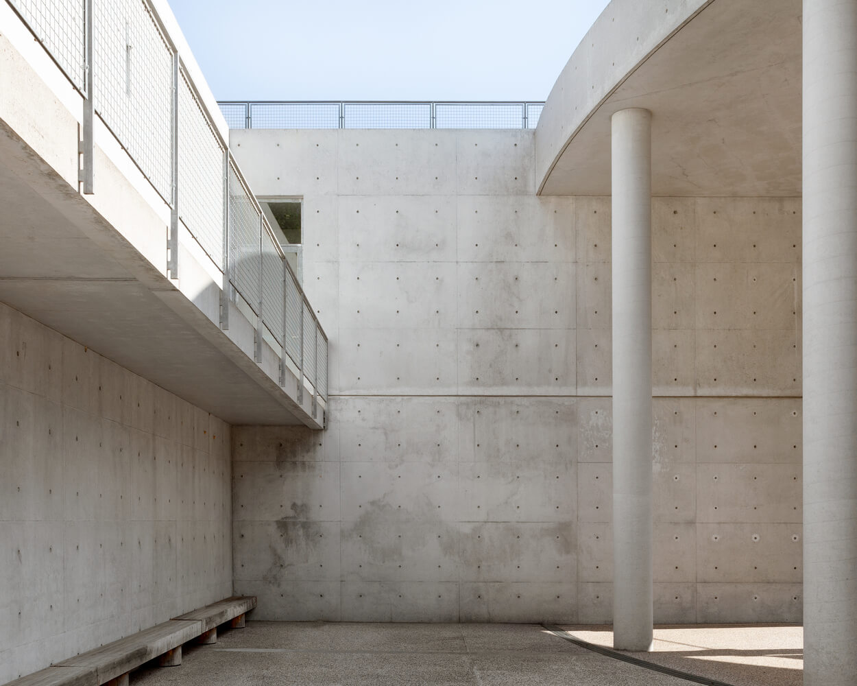 安藤忠雄，建築設計，混凝土建築，建築改造，清水混凝土