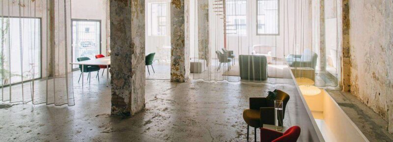 巴塞羅那工業倉庫樓改造聯合辦公空間設計