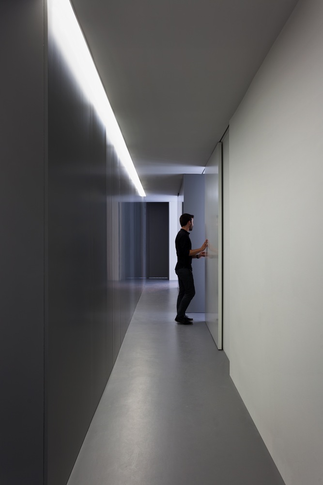 辦公室設計,OAV辦公室,極簡主義,黑白灰色調辦公室,現代風格辦公室