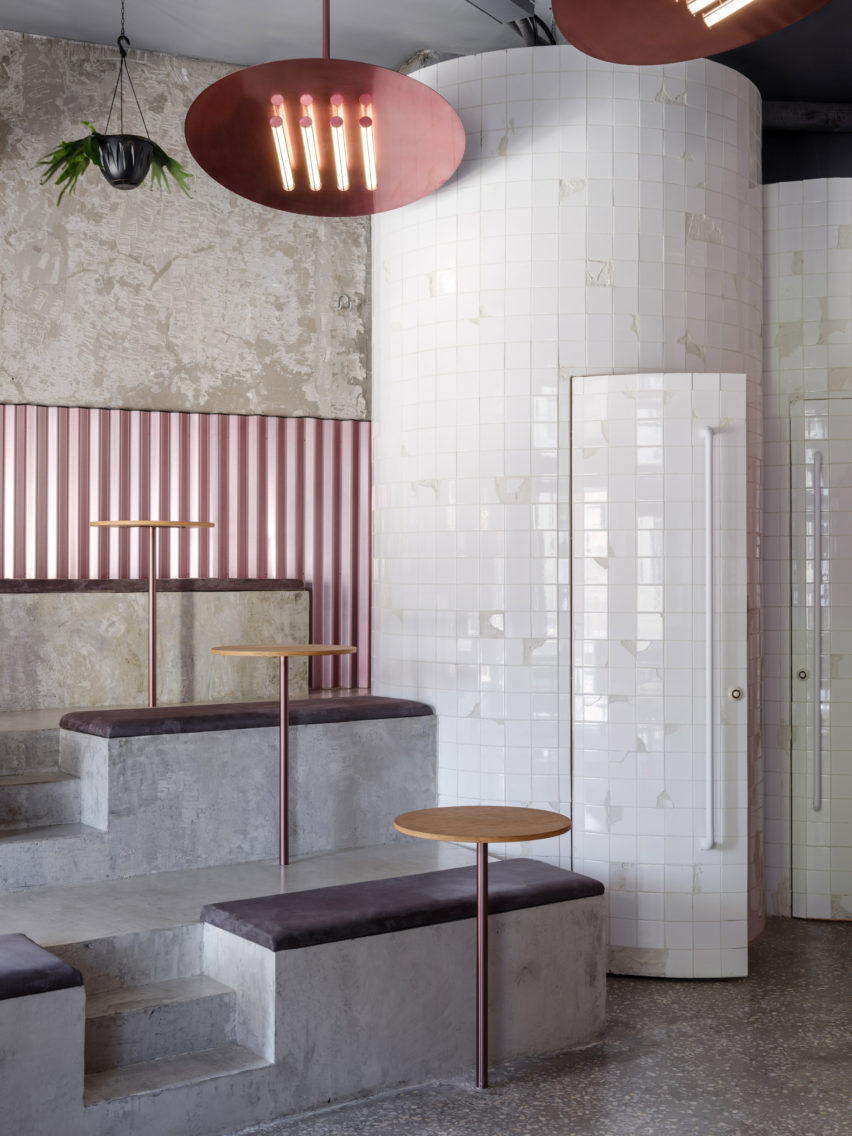 餐飲空間,熏肉吧,粉色元素,建築改造,工業風餐廳