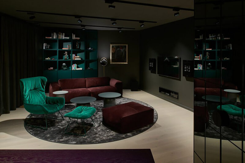 HEIMA | 立陶宛80平劇院氛圍的單身公寓