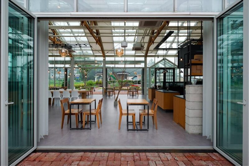 田野裏的玻璃屋，韓國龍仁ALEX THE COFFEE