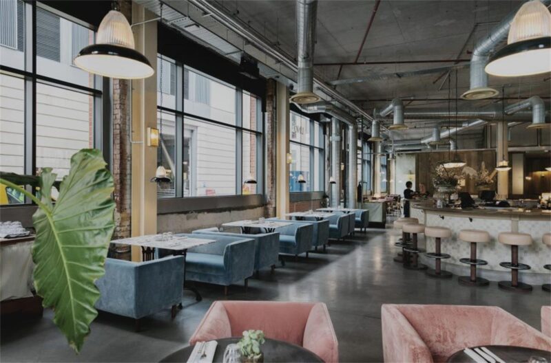 RED DEER | 油氈工廠改造倫敦lion酒吧餐廳