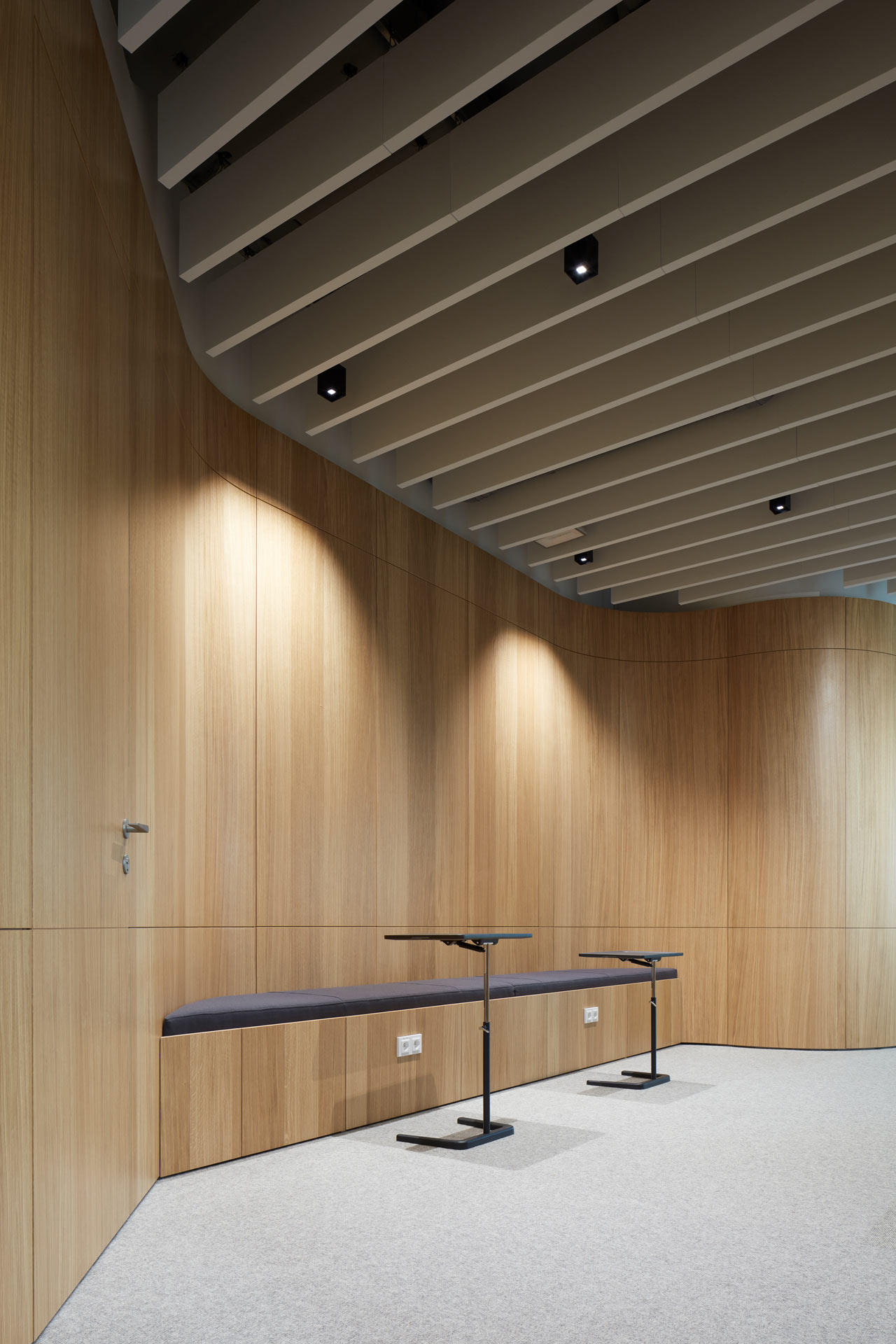 辦公設計,國外辦公設計,現代辦公空間,現代風格,LUCRON辦公室