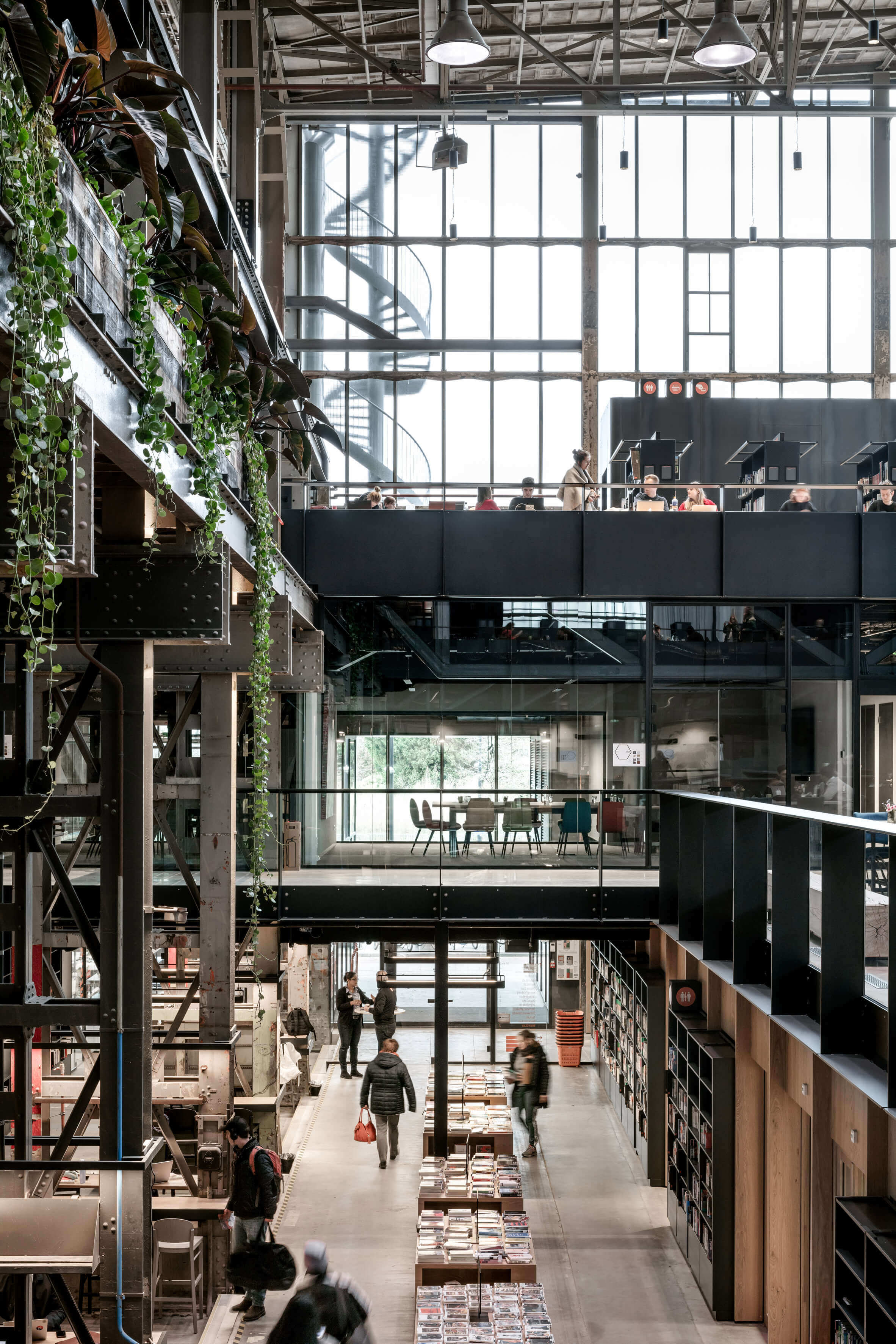 建築改造，圖書館設計，公共空間，國外圖書館設計，荷蘭LocHal library