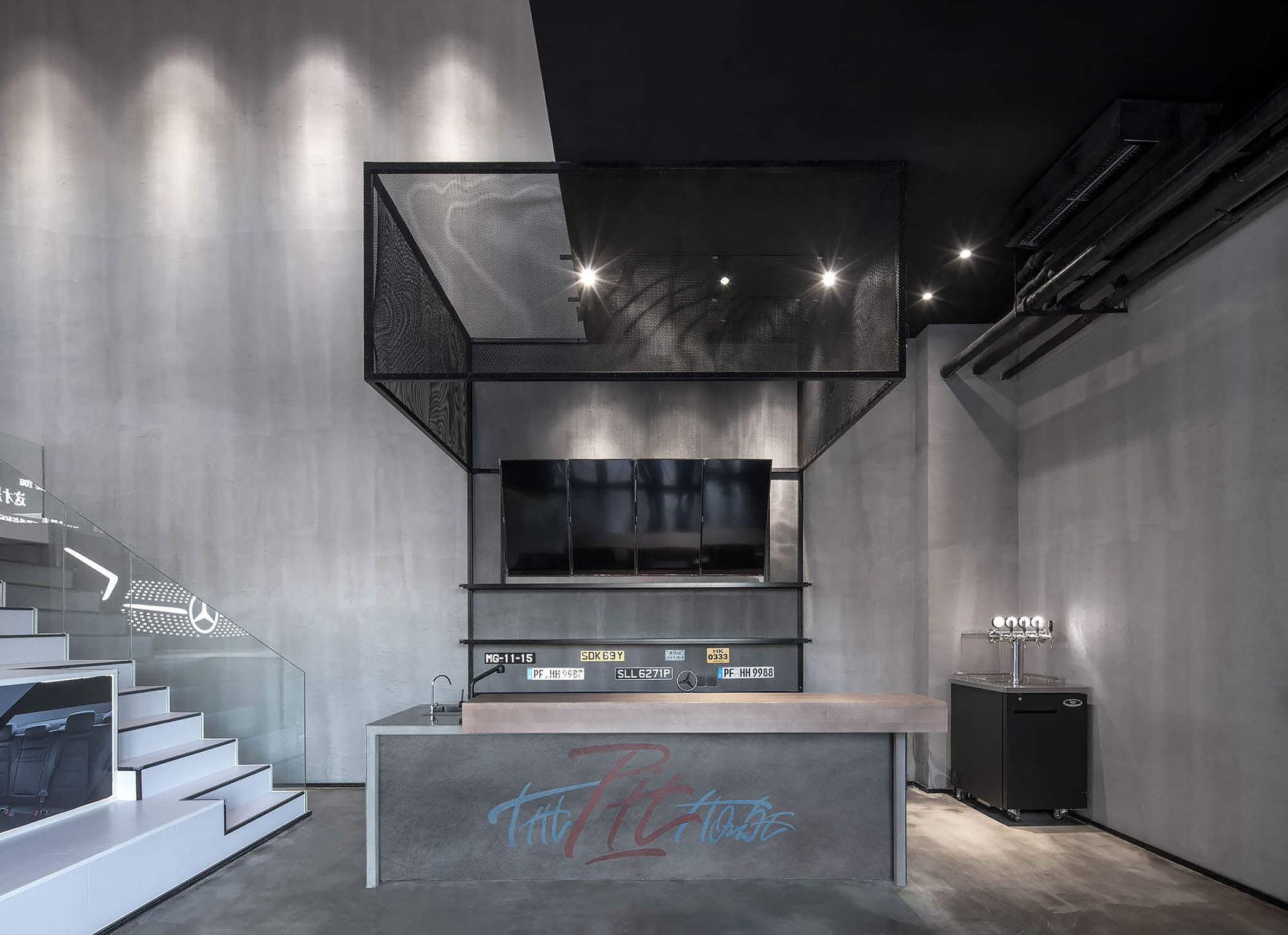 商業空間,汽車俱樂部,建築設計,建築改造,The Pit House,社交空間