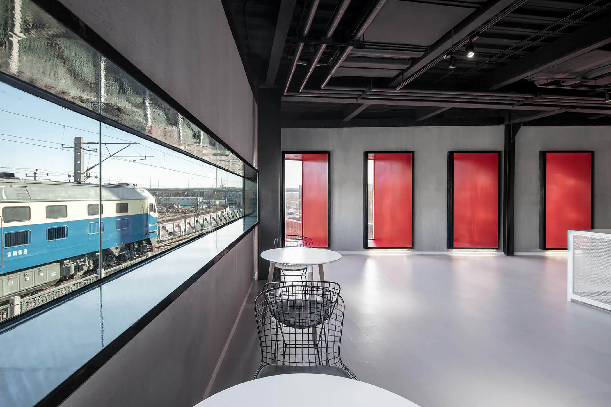 商業空間,汽車俱樂部,建築設計,建築改造,The Pit House,社交空間