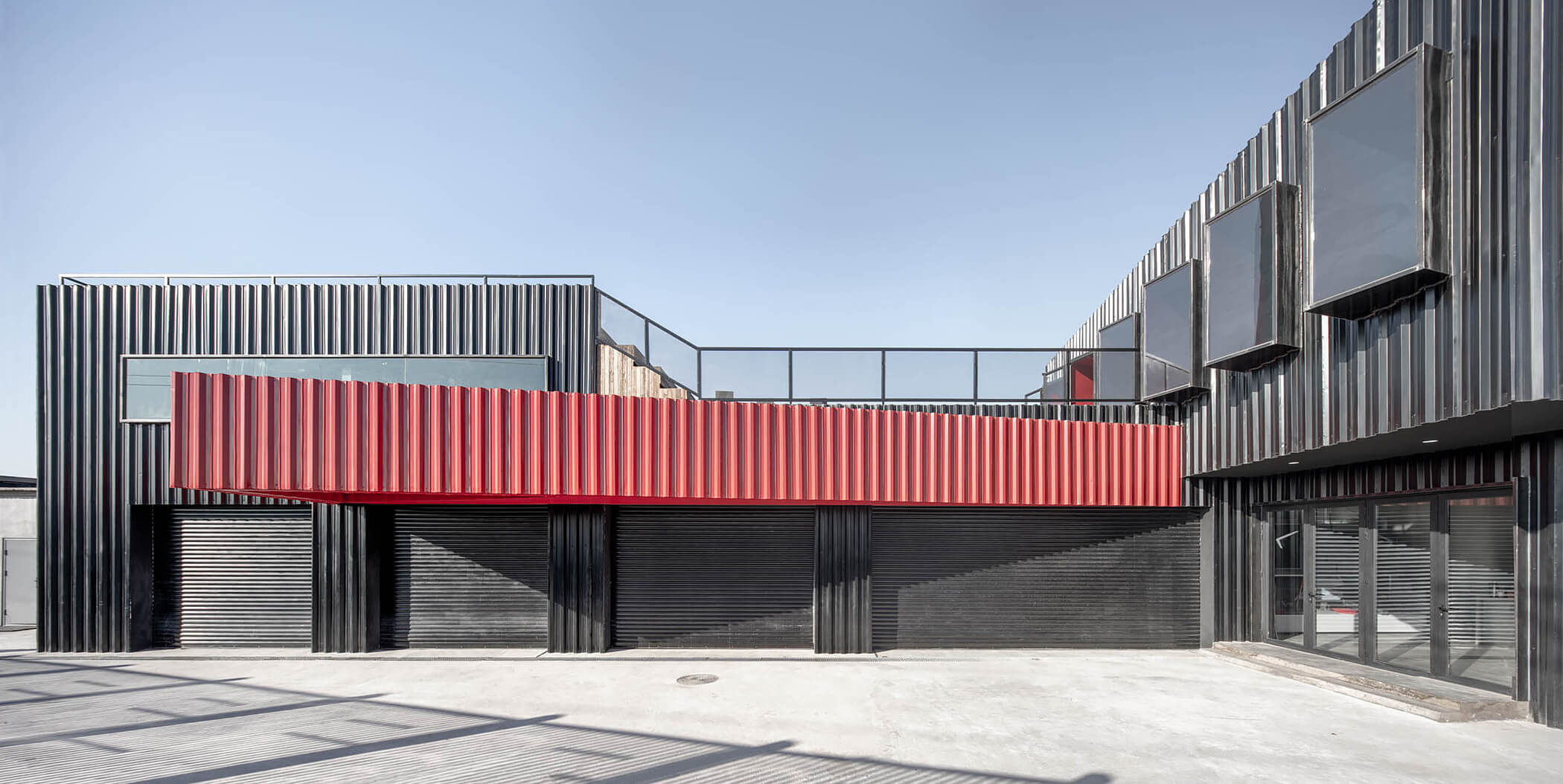 商業空間,汽車俱樂部,建築設計,建築改造,The Pit House,社交空間