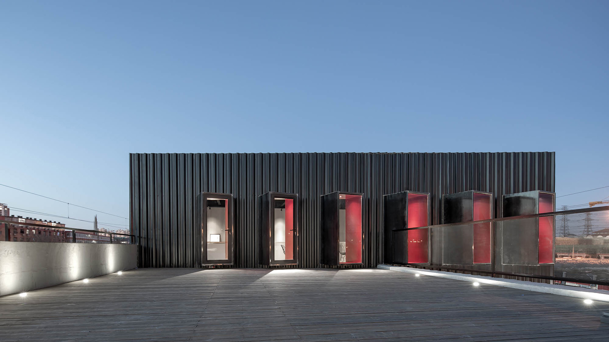 商業空間,汽車俱樂部,建築設計,建築改造,The Pit House,社交空間