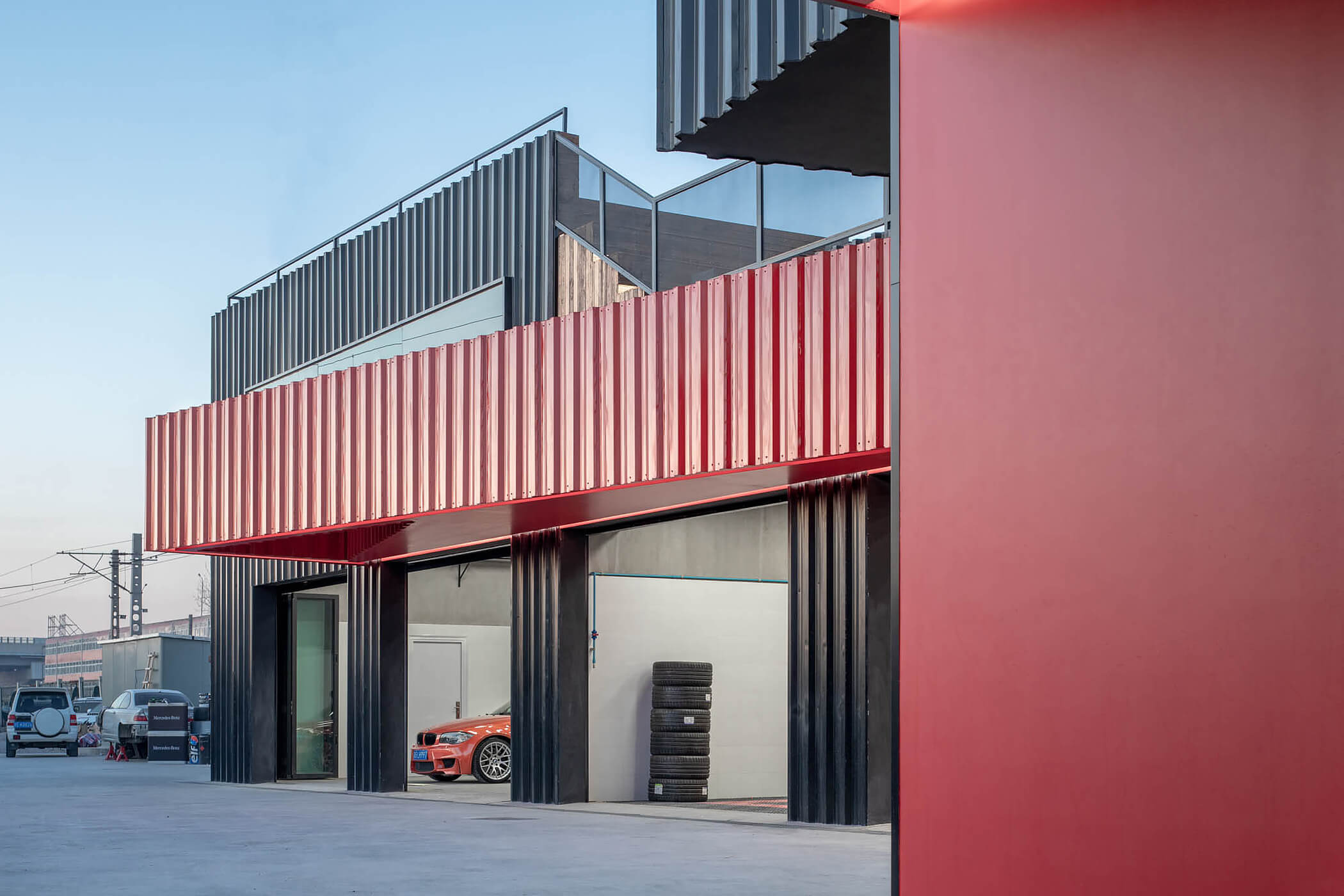 商業空間,汽車俱樂部,建築設計,建築改造,The Pit House,社交空間