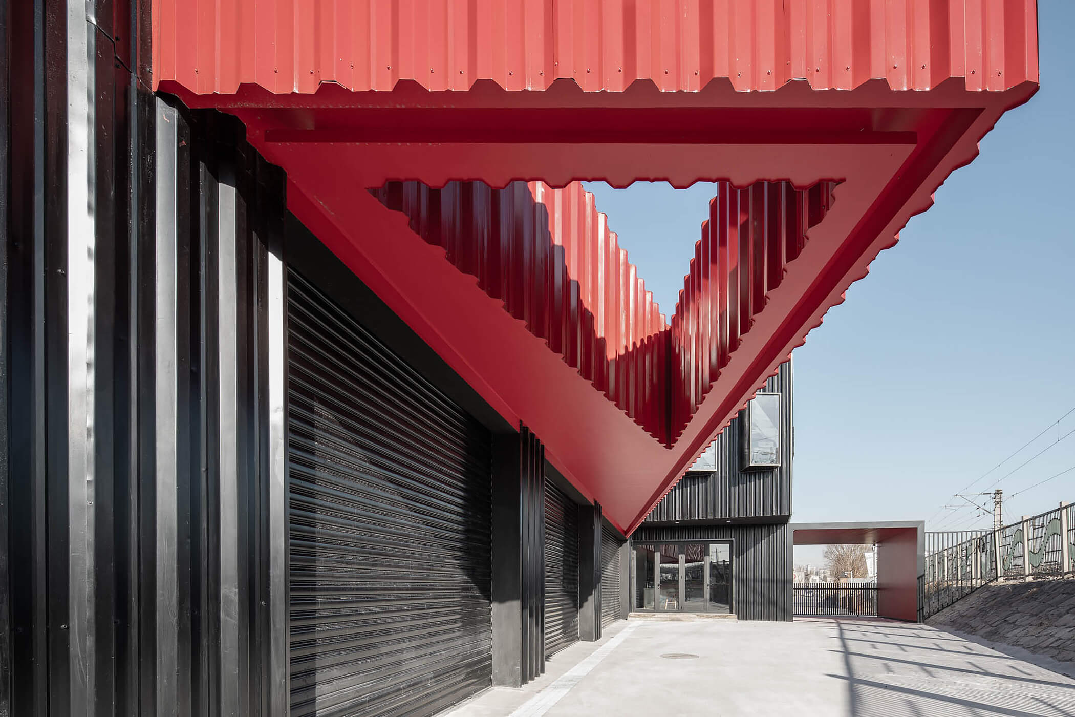 商業空間,汽車俱樂部,建築設計,建築改造,The Pit House,社交空間