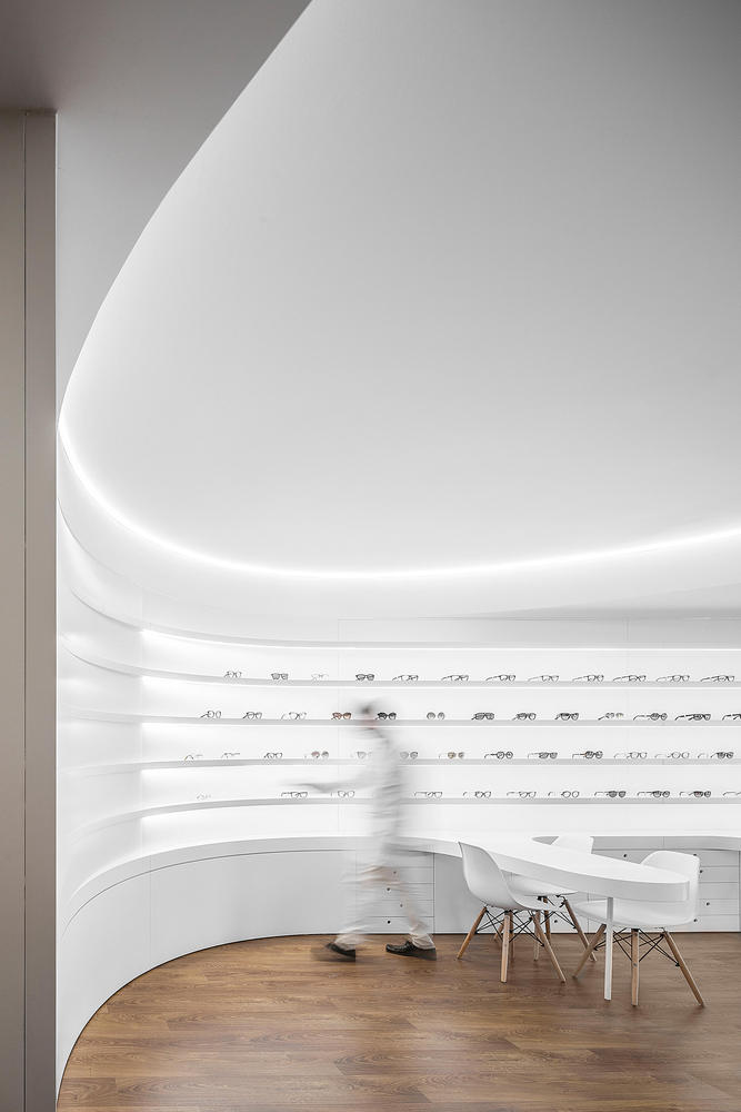 商業空間，眼鏡店設計，葡萄牙，國外商業空間設計，Tsou Arquitectos 