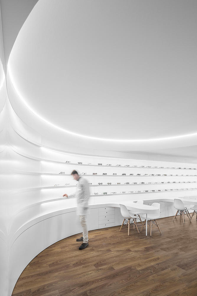 商業空間，眼鏡店設計，葡萄牙，國外商業空間設計，Tsou Arquitectos 