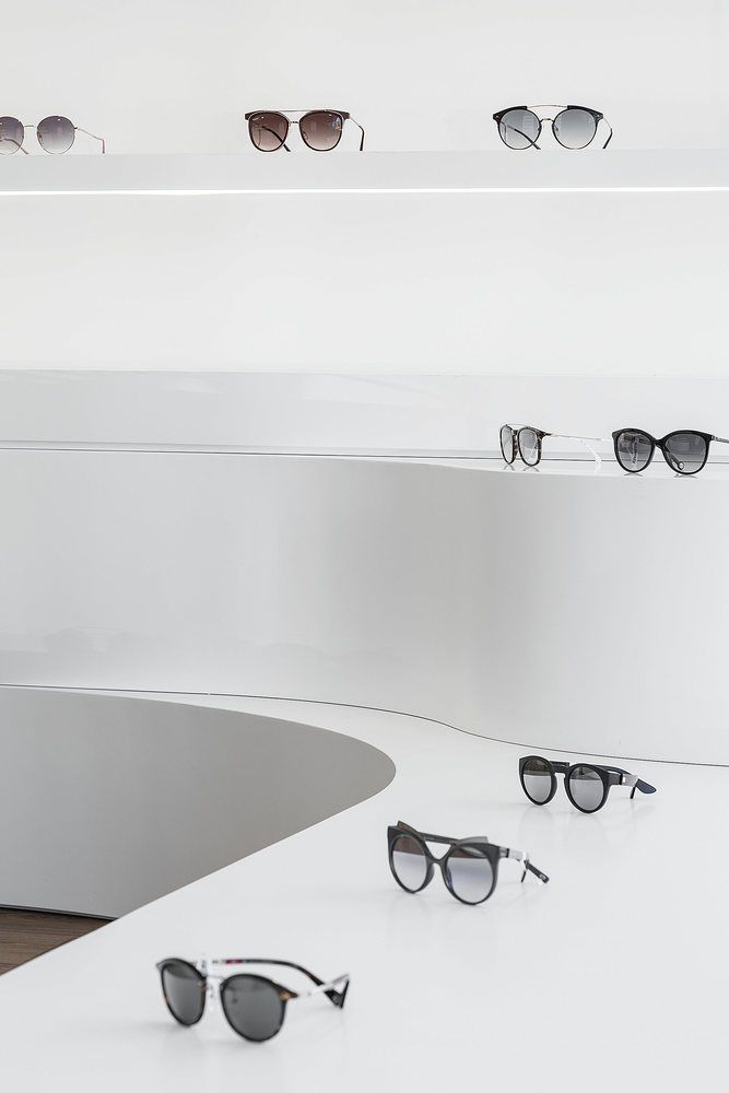 商業空間，眼鏡店設計，葡萄牙，國外商業空間設計，Tsou Arquitectos 
