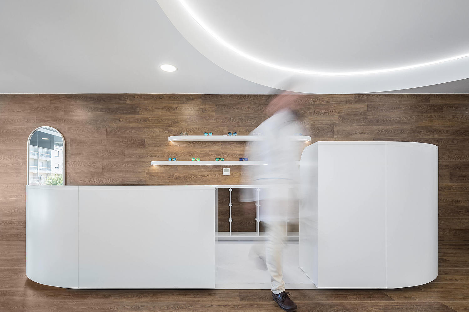 商業空間，眼鏡店設計，葡萄牙，國外商業空間設計，Tsou Arquitectos 