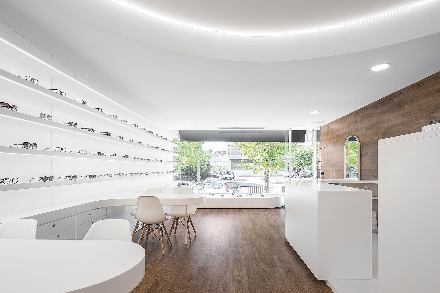 商業空間，眼鏡店設計，葡萄牙，國外商業空間設計，Tsou Arquitectos 