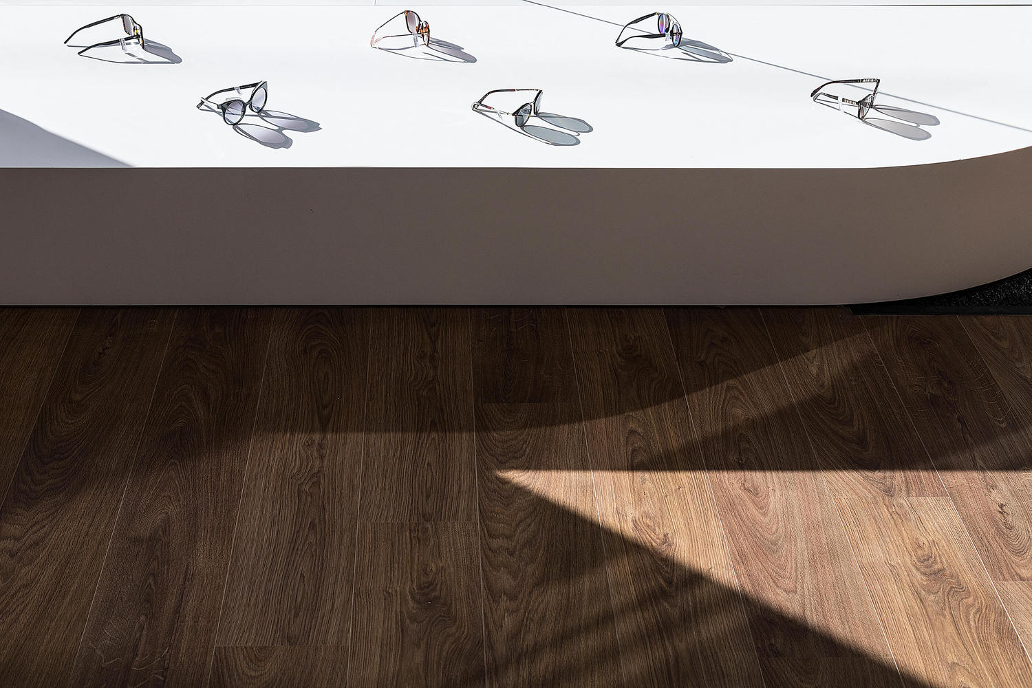 商業空間，眼鏡店設計，葡萄牙，國外商業空間設計，Tsou Arquitectos 