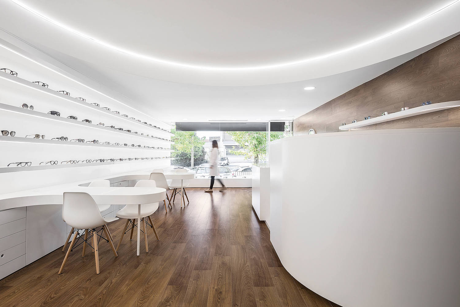 商業空間，眼鏡店設計，葡萄牙，國外商業空間設計，Tsou Arquitectos 