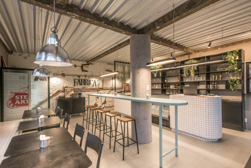 4 Lados.AU | 巴西一家74平米工業風餐廳