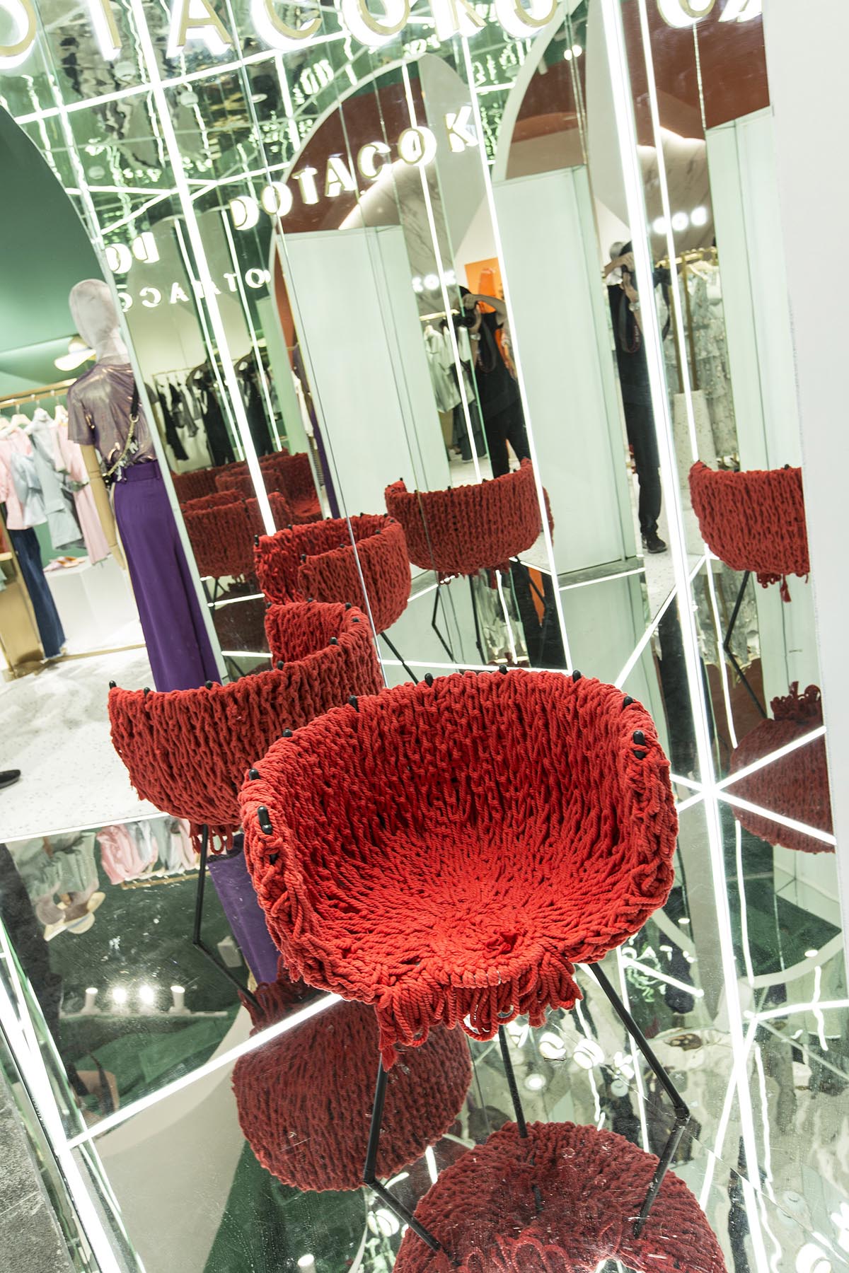 柏納德空間設計 ,女裝店設計,DOTACOKO女裝店,深圳網紅店設計,深圳女裝品牌店設計